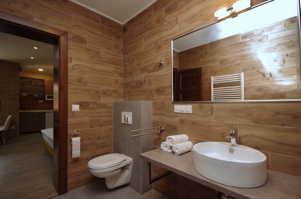 Mosoly Deluxe Apartman Gyula Eksteriør billede